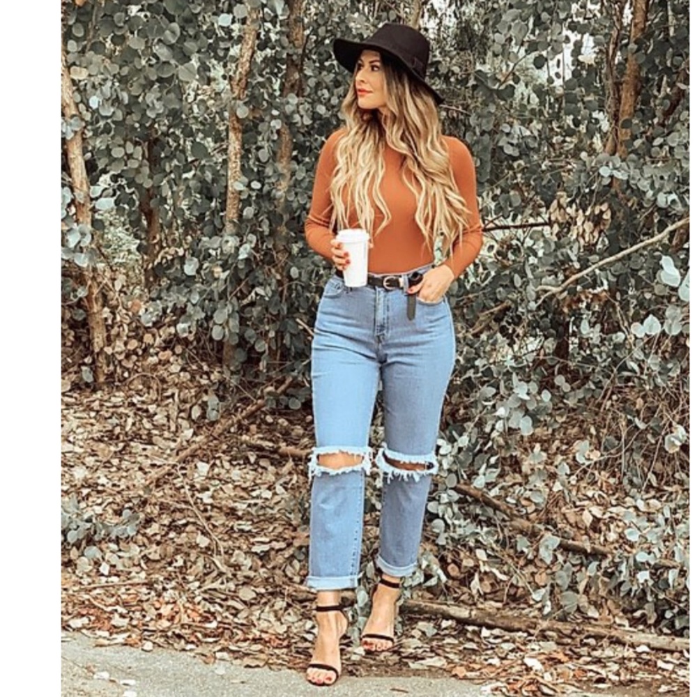 High rise mom jeans 💕